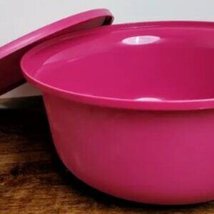 Tupperware Aloha Bowl 17 Cups Medium Flat Bottom Mixing Serving Bowl Radish Pink